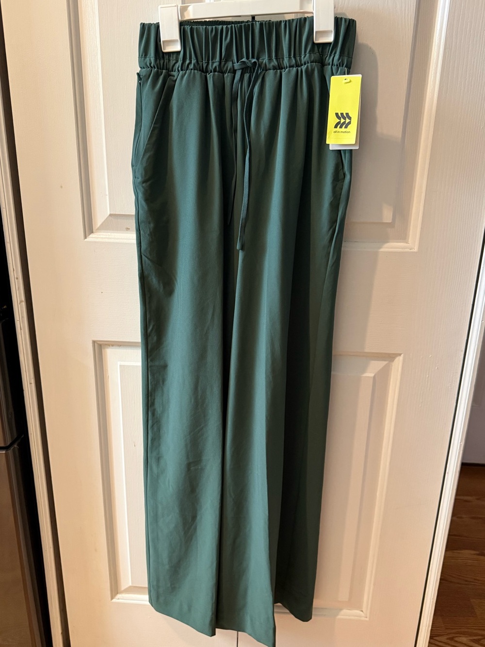 All In Motion Green Wide Leg
Woven Pants Women's High Rise
Stretch XSmall